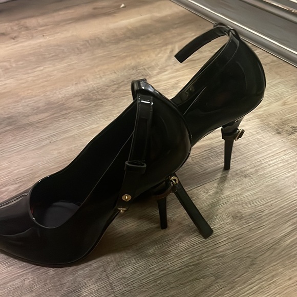 Burberry heels - Picture 2 of 5
